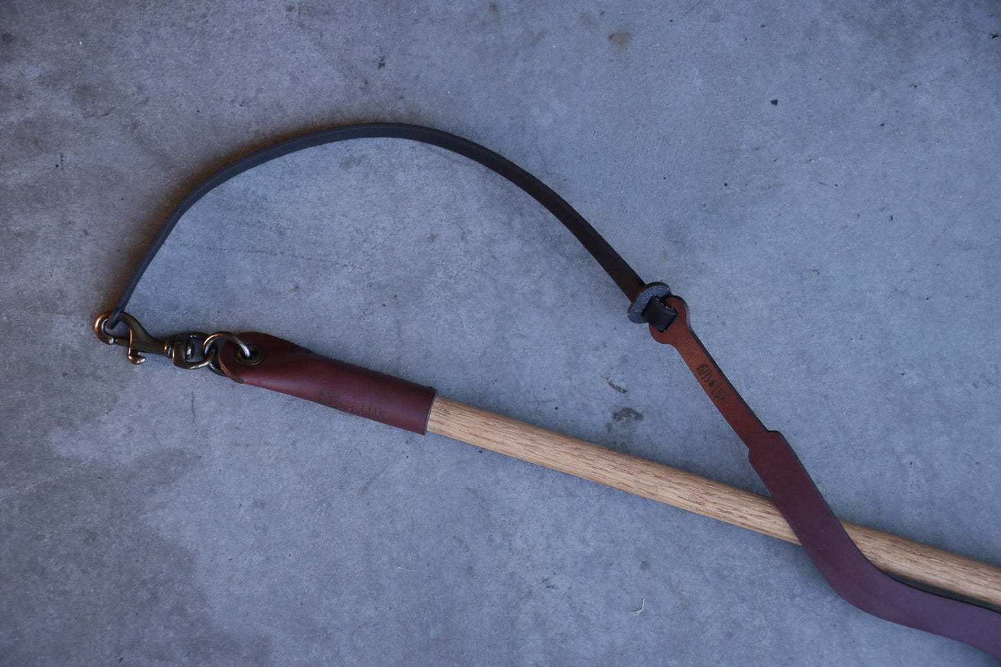Margay Prey Wand - Oxblood & Brown Marble