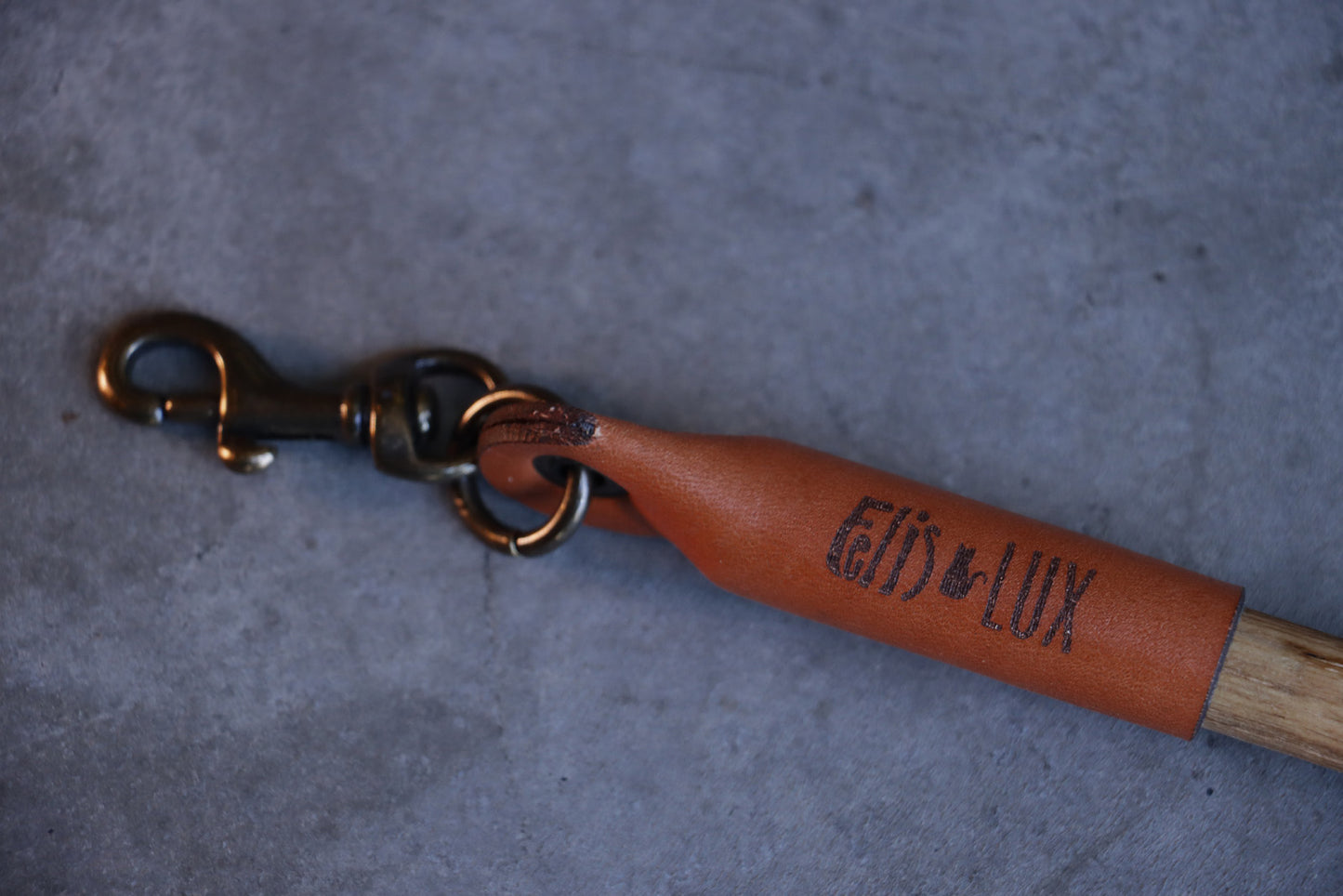 Tabby Prey Wand - Cognac & Black