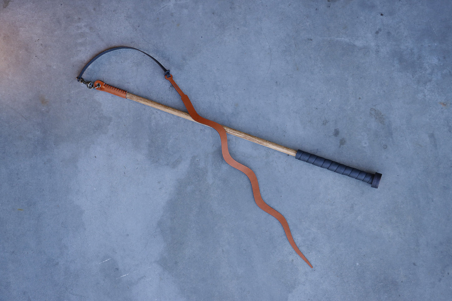 Tabby Prey Wand - Cognac & Black
