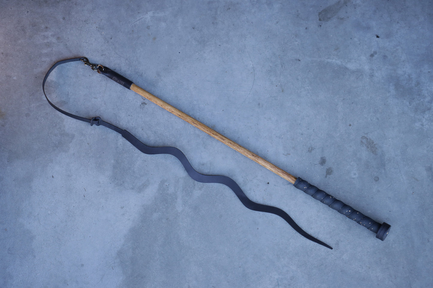 Panthera Prey Wand - Black on Black