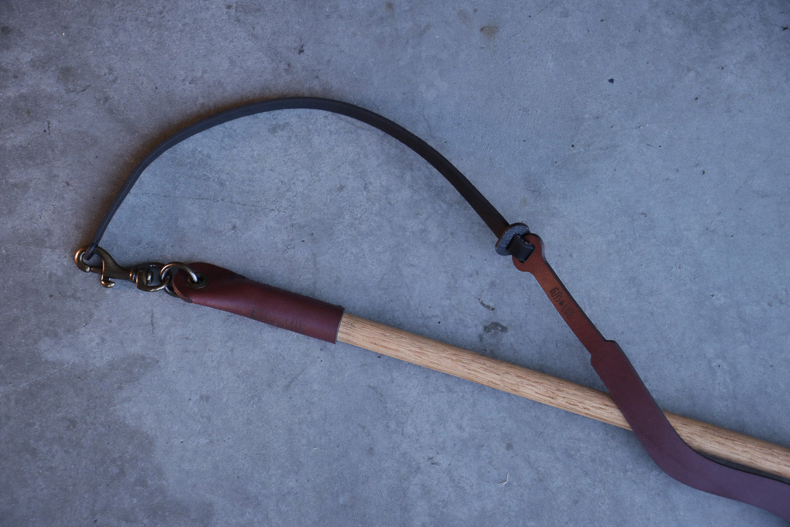 Margay Prey Wand - Oxblood & Brown Marble